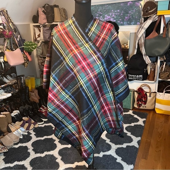 Woolrich Bristol Tartan Plaid Discontinued Soft Cozy Wrap NWOT - Picture 6 of 8